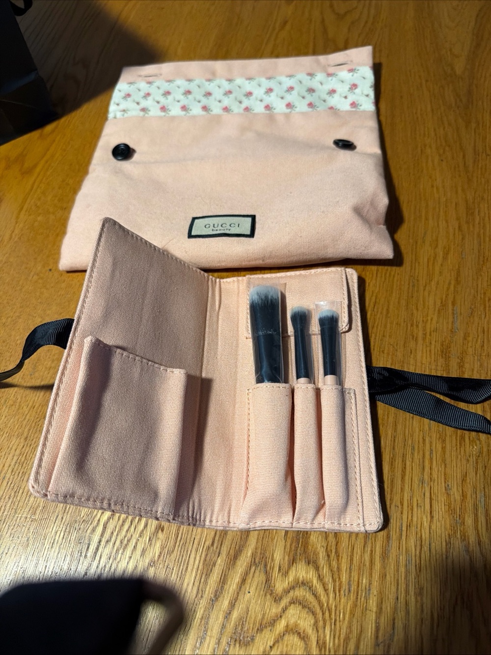 Gucci Beauty Peach Pink Foldable Brush Set 3 Brushes